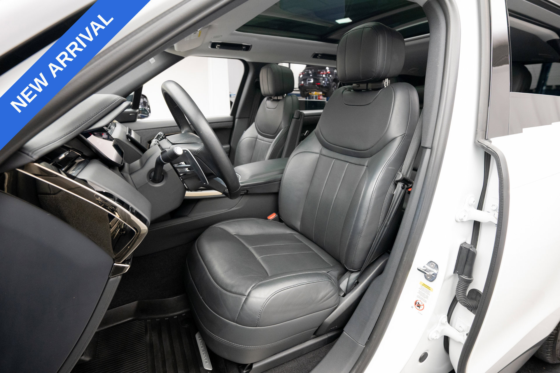 Used 2023 Land Rover Range Rover Sport SE AWD/4WD image 13