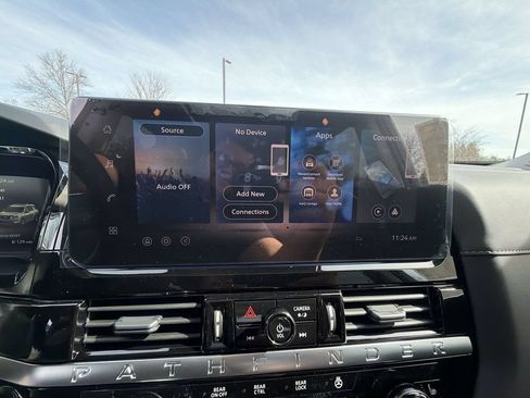 New 2026 Nissan Pathfinder SL w/ SL Premium Package AWD/4WD image 16