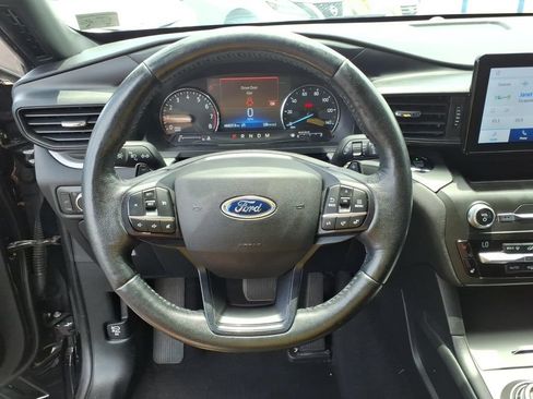 Used 2020 Ford Explorer XLT w/ Comfort Package AWD/4WD image 20
