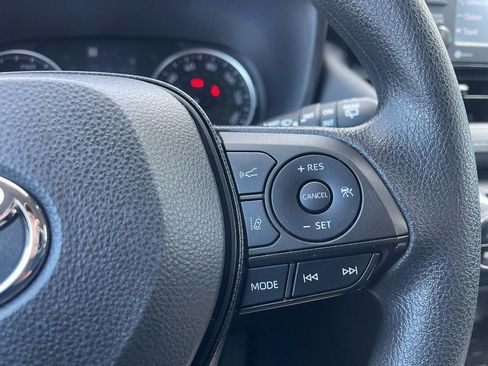 Used 2022 Toyota RAV4 XLE image 24