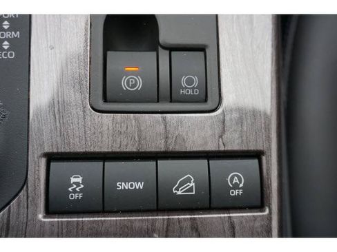 Certified 2021 Toyota Highlander Limited AWD/4WD image 23