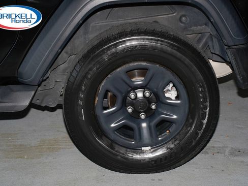 Used 2019 Jeep Wrangler Sport AWD/4WD image 37