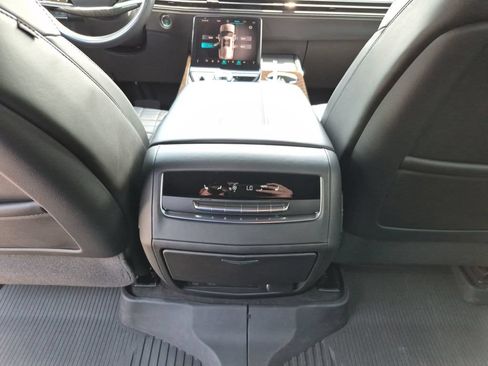 Used 2025 Cadillac Escalade ESV Sport Platinum w/ LPO, ONYX Package AWD/4WD image 35
