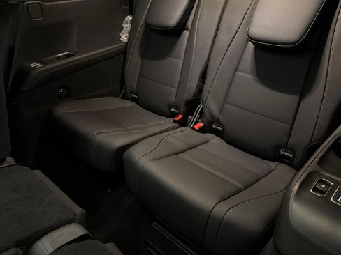 New 2026 Mercedes-Benz GLS 450 4MATIC image 14
