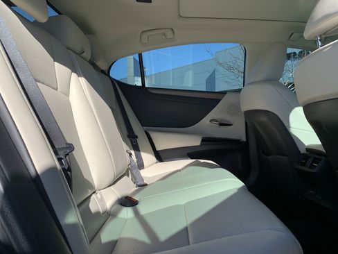 Certified 2024 Lexus ES 350 w/ Premium Package image 33