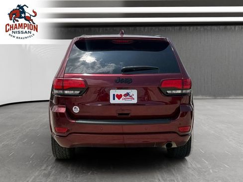 Used 2022 Jeep Grand Cherokee Laredo X RWD image 4