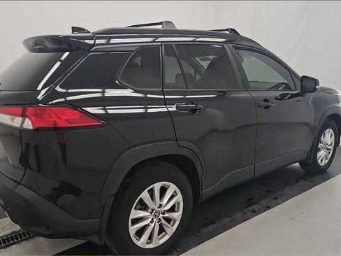Used 2023 Toyota Corolla Cross LE image 3