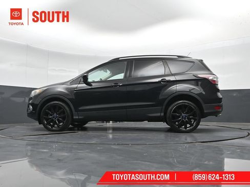 Used 2017 Ford Escape SE w/ Equipment Group 201A AWD/4WD image 40