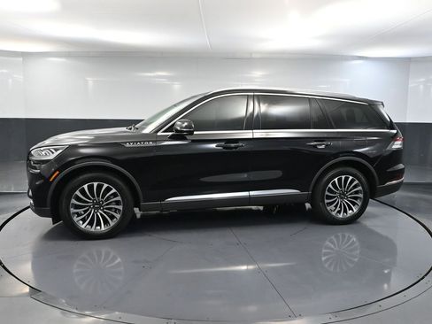 Used 2023 Lincoln Aviator Reserve w/ Class IV Trailer Tow Package image 11