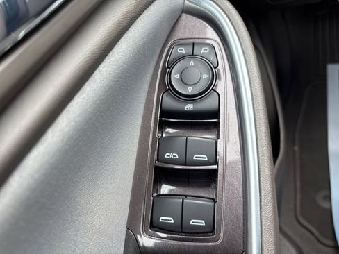 Used 2020 Chevrolet Malibu LT FWD image 17