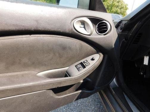 Used 2010 Nissan 370Z Touring RWD image 8