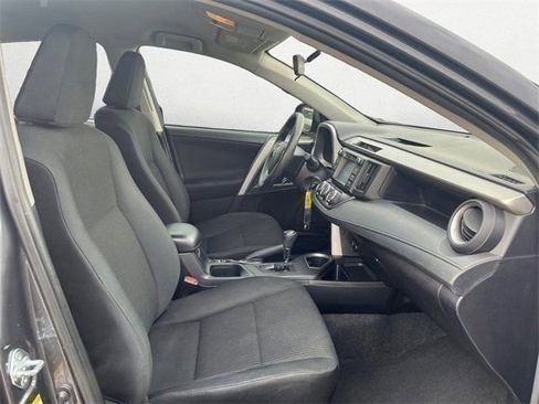 Used 2016 Toyota RAV4 LE image 20