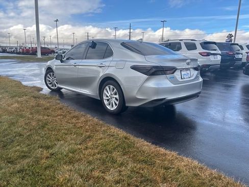 Used 2023 Toyota Camry LE image 5