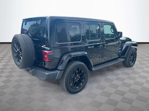 Used 2022 Jeep Wrangler Unlimited Sahara w/ Safety Group AWD/4WD image 6