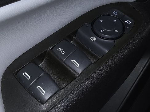 Used 2024 Chevrolet Equinox LT image 27