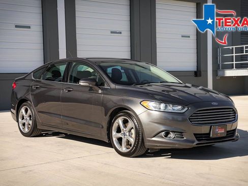 Used 2015 Ford Fusion SE image 1