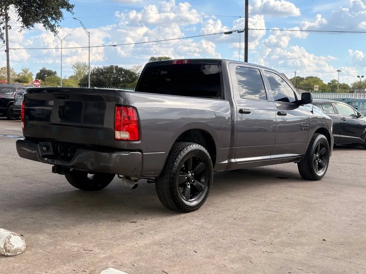 Used 2018 RAM 1500 Express w/ Express Value Package RWD image 3