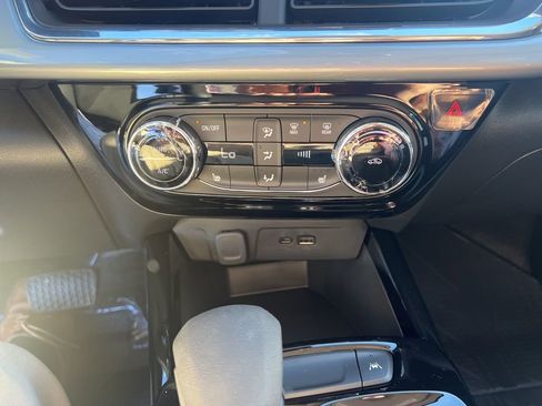 Used 2026 Chevrolet Trax LT w/ Driver Confidence Package image 18