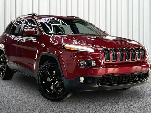 Used 2016 Jeep Cherokee Limited w/ Luxury Group AWD/4WD image 1