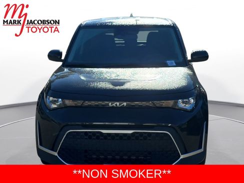 Used 2023 Kia Soul LX image 2