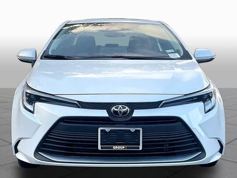 Used 2026 Toyota Corolla XLE FWD image 4