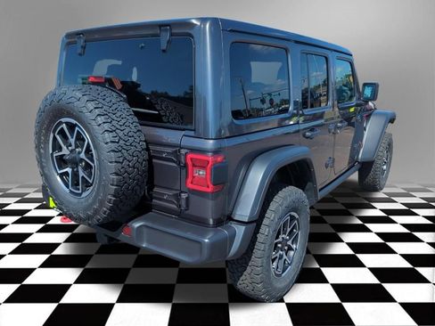 Used 2025 Jeep Wrangler Unlimited Rubicon w/ Convenience Group AWD/4WD image 8