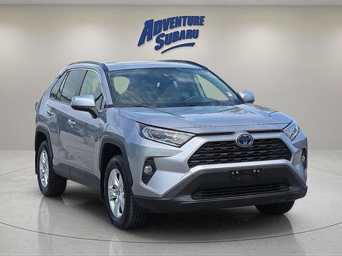 Used 2021 Toyota RAV4 XLE w/ Convenience Package AWD/4WD image 1