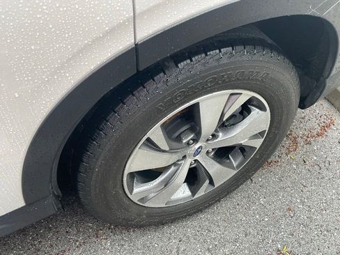 Used 2020 Subaru Ascent Premium w/ Convenience Package AWD/4WD image 9