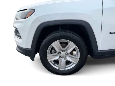 Used 2022 Jeep Compass Latitude image 9