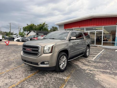 Used 2019 GMC Yukon XL SLT w/ Premium Edition RWD image 3