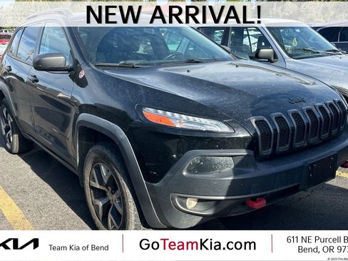 Used 2018 Jeep Cherokee Trailhawk w/ Quick Order Package 27L AWD/4WD image 1