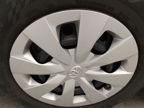 Used 2020 Toyota Corolla L FWD image 31