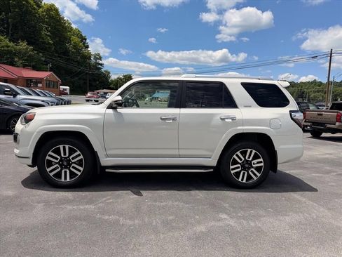 Used 2022 Toyota 4Runner Limited AWD/4WD image 8
