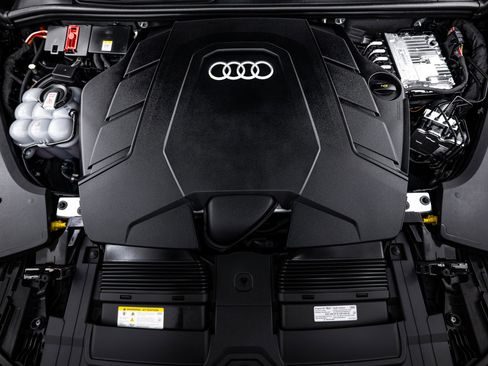 Certified 2025 Audi Q8 Prestige w/ Prestige Package image 21