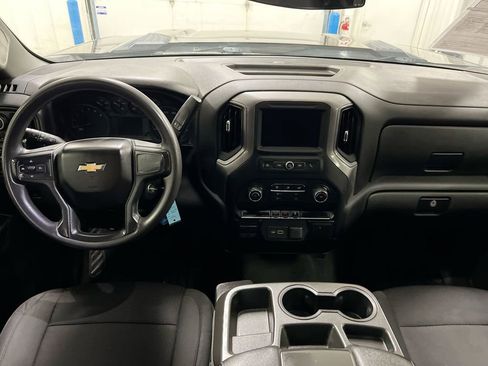 Used 2022 Chevrolet Silverado 2500 Custom w/ Custom Convenience Package AWD/4WD image 10