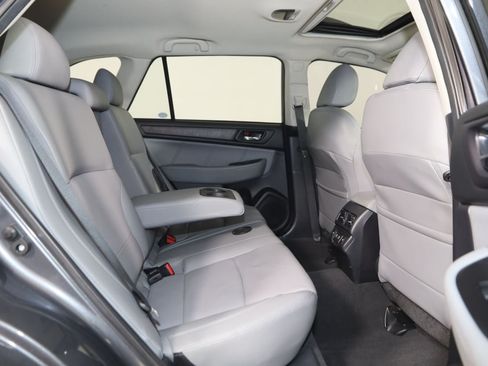 Used 2019 Subaru Outback 2.5i Limited AWD/4WD image 15
