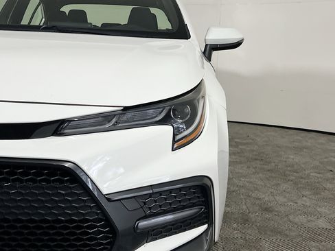 Used 2021 Toyota Corolla SE image 12