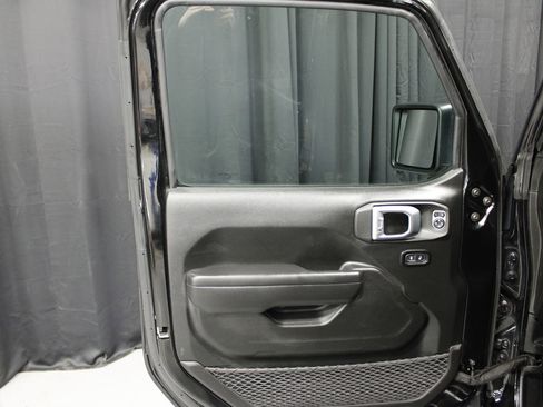 Used 2022 Jeep Wrangler Unlimited Sport AWD/4WD image 23