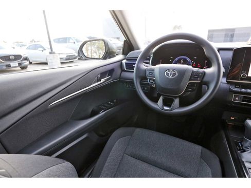 Used 2026 Toyota Camry LE image 6