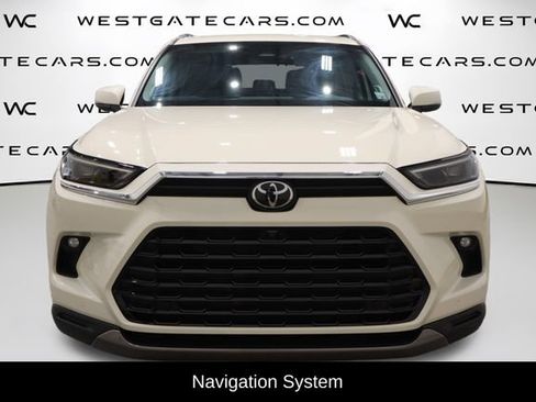 Used 2024 Toyota Grand Highlander FWD image 4