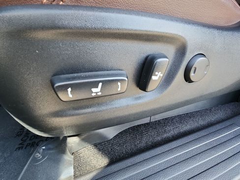 Used 2024 Toyota 4Runner Limited image 14