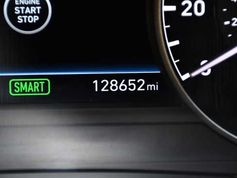 Used 2019 Genesis G90 5.0 Ultimate AWD/4WD image 17