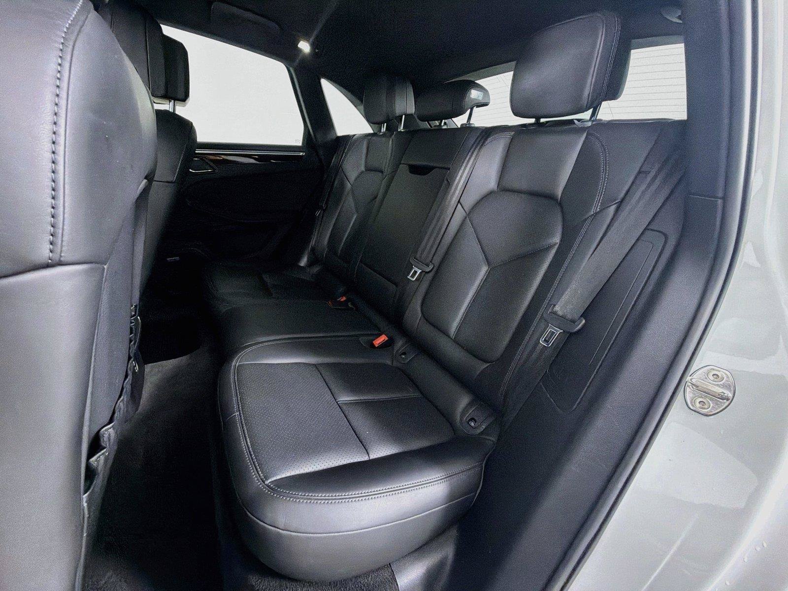 Used 2022 Porsche Macan AWD/4WD image 20