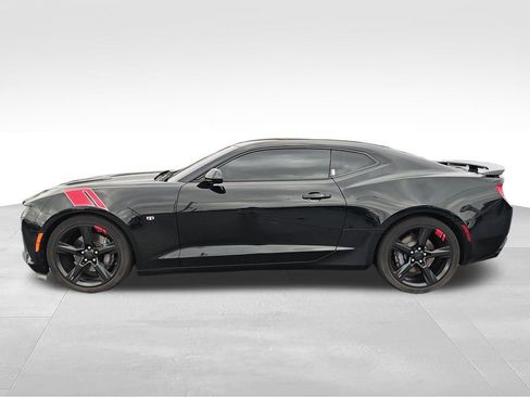 Used 2018 Chevrolet Camaro SS RWD image 2