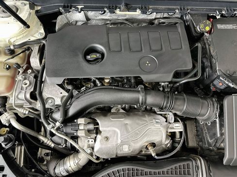 Used 2023 Mercedes-Benz CLA 250 w/ Premium Package image 34