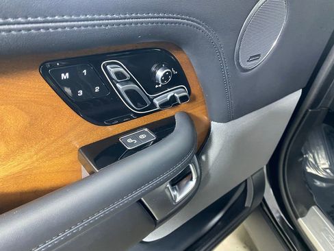 Used 2019 Land Rover Range Rover Supercharged AWD/4WD image 16