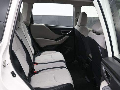 Used 2022 Subaru Forester Base image 23