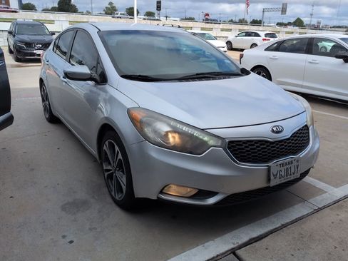 Used 2015 Kia Forte EX w/ UVO Package W/17" Alloys FWD image 3