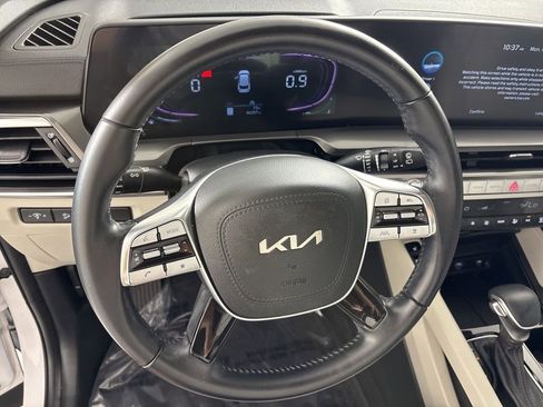 Used 2024 Kia Telluride S FWD image 31