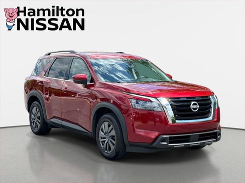 Used 2024 Nissan Pathfinder SV FWD image 1
